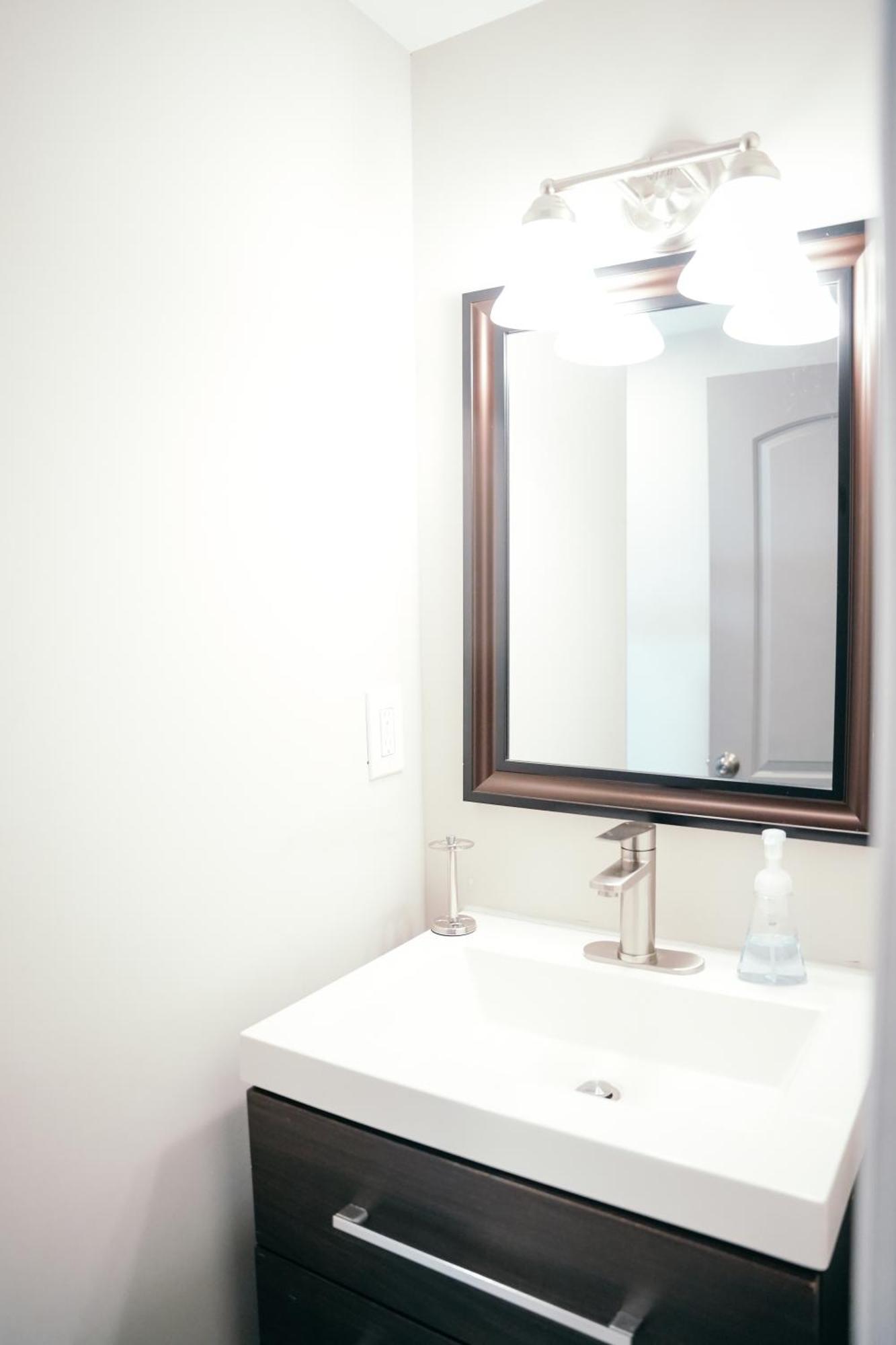 Apartment Charm Luxury 4 Bedroom Brick *